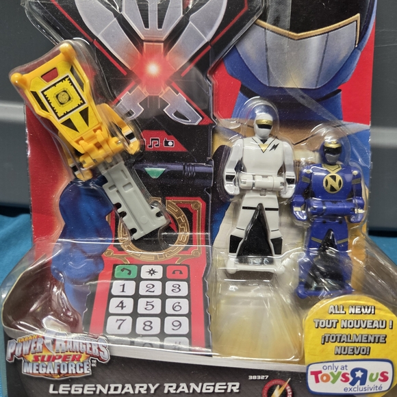 Power Rangers Megaforce Legendary Ranger Key Pack - Yellow, White, Blue - Picture 2 of 4